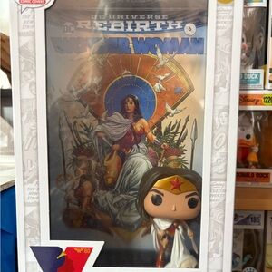 Funko Wonder Woman Amazon Exclusive Figure / comic cover line